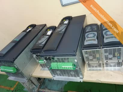 Biến tần được chạy thử trên bàn test sau sửa